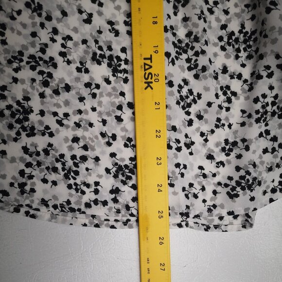 Banana Republic Ladies Size Small Black Grey & White Patterned Blouse - Picture 7 of 7